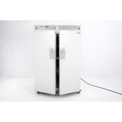 Thermo Heraeus UT6760 Laboratory Drying Oven 300°C, 689L Capacity-cover
