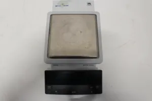 Mettler Toledo PR8002 Precision Balance with 8100 g Capacity and 0.1 g Readability, 2 of 3