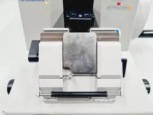 Shandon AS325 Rotary Microtome for Precise Tissue Sectioning, 9 of 13