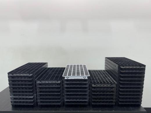 Hydroform Trays for Laboratory and Bioprocessing Applications – Quantity 41-cover