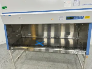 Thermo 1300 Series A2 6-Foot Class II Biosafety Cabinet for Containment and Sterile Work, 4 of 4