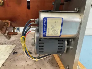 Three-Phase Air-Insulated Load Break Switch for Medium Voltage Systems, 2 of 4