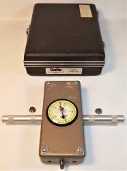 Chatillon DPPH-25 Push-Pull Force Gauge (25kg x 250g), 2 of 3