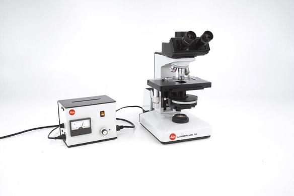 Leitz Laborlux 12 Trinocular Phase-Contrast Microscope with EF Fluotar Objectives 4x/10x/100x-cover