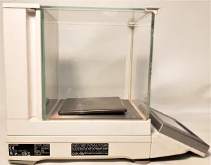Mettler Toledo XS603SDR Delta-Range Analytical Balance (120g x 0.0001g / 610g x 0.001g), 4 of 7