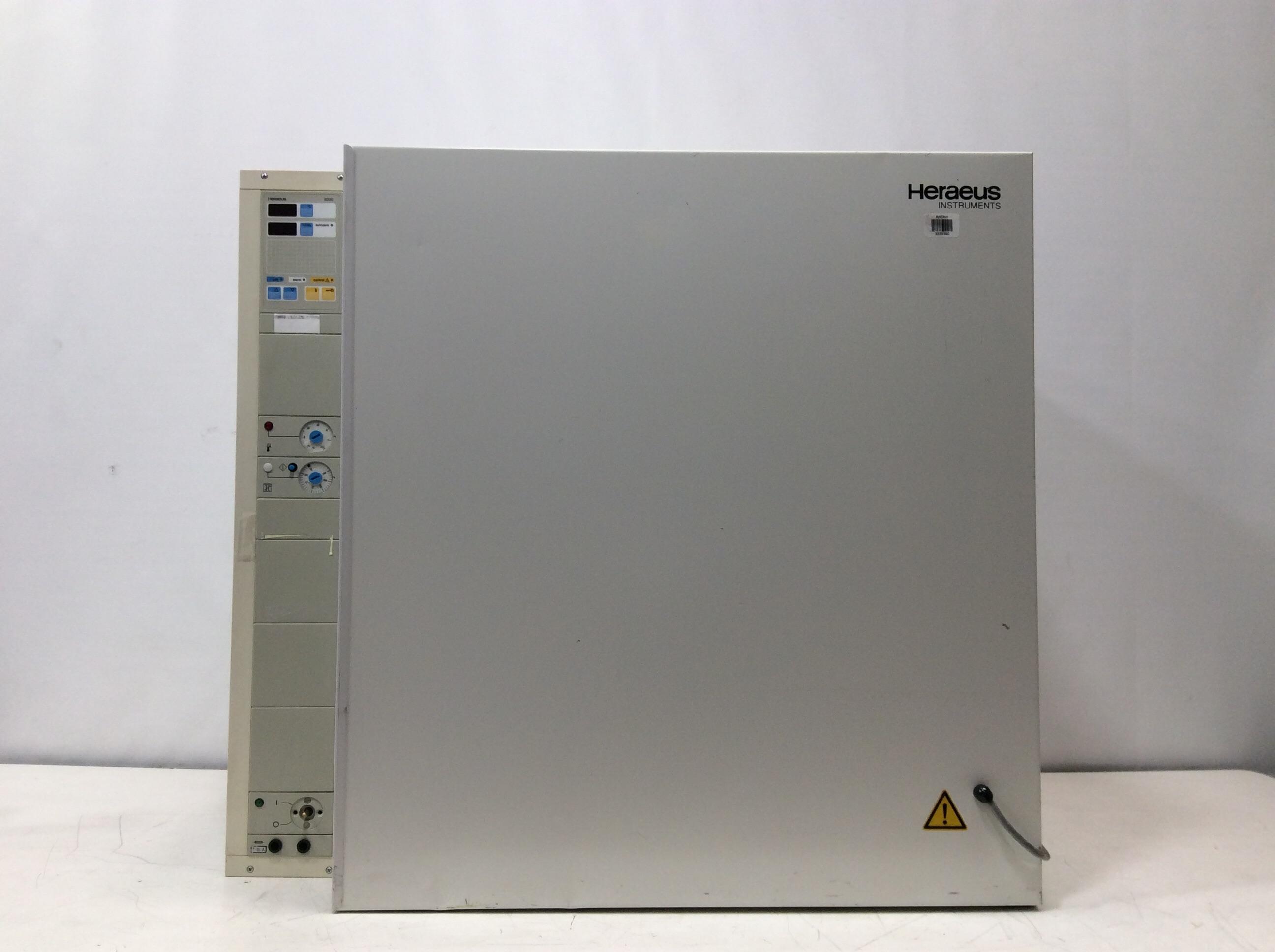 Heraeus BB 6220 Gas Jacketed CO2 Incubator with 220L Capacity and Advanced Temp Control System
