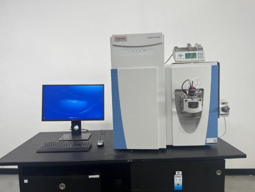 Thermo Fisher Scientific Q Exactive Plus High-Resolution Quadrupole-Orbitrap Mass Spectrometer-cover