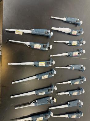 Gilson Pipetman Single-Channel Manual Adjustable-Volume Pipettes (Qty 22)-cover