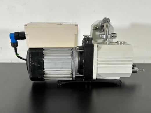 Leybold Trivac Rotary Vacuum Pump for Laboratory and Industrial Use-cover