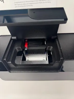 Illumina MiSeq Benchtop Gene Sequencing System with Integrated Touchscreen