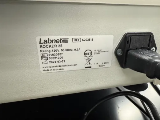 Labnet Rocker 25 Platform Rocker for Controlled Sample Mixing and Rocking