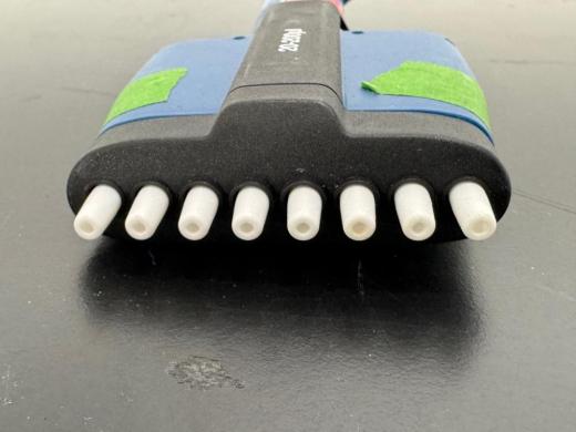 VWR Ergonomic High Performance 8-Channel Multichannel Pipette 20-200 µL-cover
