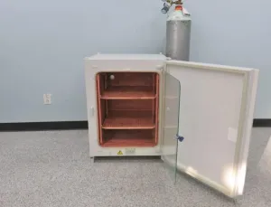 Thermo Scientific HeraCell 150i 150 L CO2 Incubator with Direct Heating and Built-in Decontamination, 5 of 13