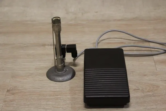 Kuhnke Bunsen Burner with Variable Pressure