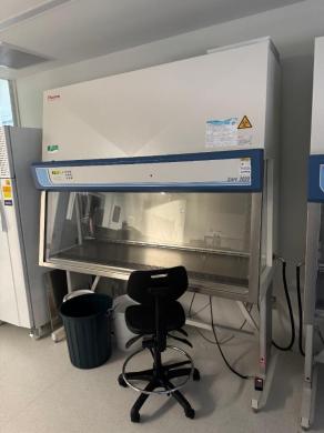 Thermo Fisher Scientific Thermo Safe 2020 S2020 1.8 Class II Biosafety Cabinet-cover