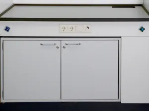 Interfurn Fumia Laboratory Fume Hood with Gas and Water Connections, 3 of 3