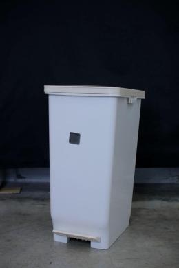 4652 TONBO Waste Bin 47L, Dimensions W28×D47×H60cm-cover
