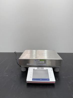 Mettler Toledo XPE64000L Precision Balance with Remote Touchscreen Terminal-cover