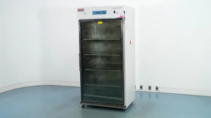 Thermo Scientific Reach-In CO2 Incubator for Controlled Cell Culture Environment