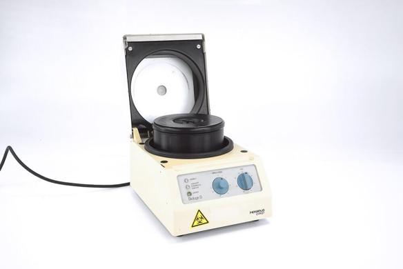 Heraeus Biofuge B Benchtop Centrifuge, 11,000 rpm, Drum Rotor-cover