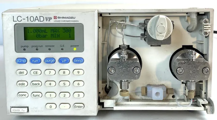 Shimadzu LC-10AD VP Pulse-Free Solvent Delivery Pump for HPLC