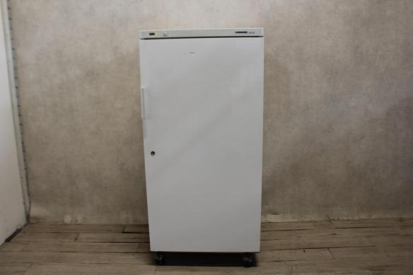 Liebherr UKS 5000 Laboratory Refrigerator-cover