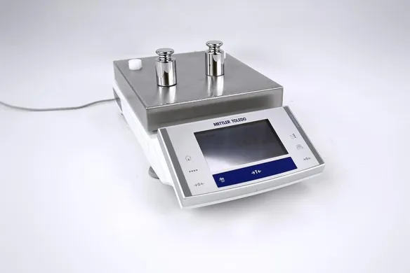 Mettler Toledo XS4001S Precision Balance, 0.1 g Readability, 4100 g Capacity, RS-232 Interface