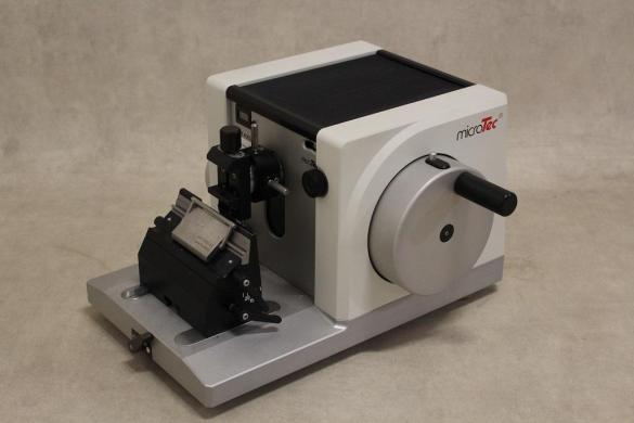Micro-Tec CUT 4060 Rotary Microtome-cover