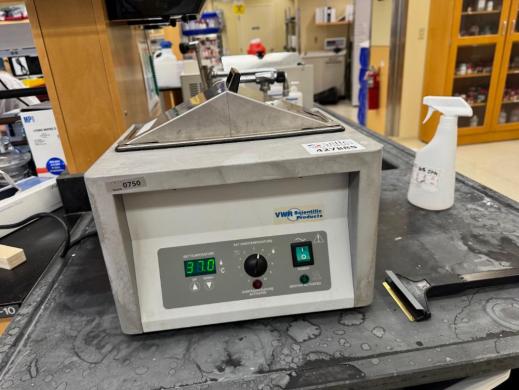 VWR Model 1225 Digital Laboratory Water Bath with Stainless Steel Lid-cover