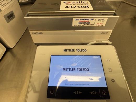 Mettler Toledo XSR1202S Digital Analytical Balance for Precision Weighing-cover