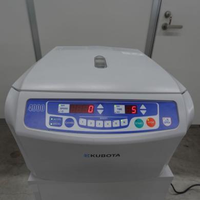 Kubota 4000 Benchtop Centrifuge with ST-722 M Swing Rotor-cover
