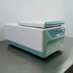 Hettich Mikro 22R Refrigerated Benchtop Centrifuge, 7 of 8