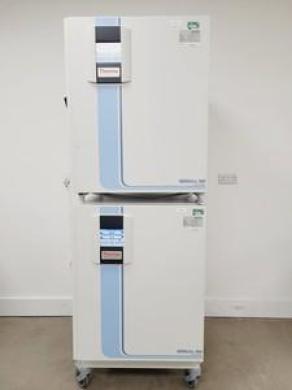 Thermo Scientific HERAcell 150i CO2 Incubator Double Stack Lab-cover