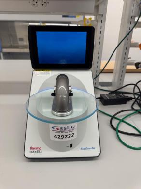 Thermo NanoDrop One UV/Vis Spectrophotometer-cover