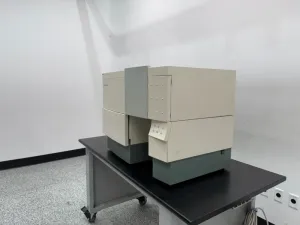 BD FACSCalibur Benchtop Flow Cytometer for Cell Analysis and Sorting, 2 of 4