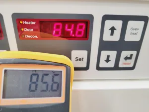 LEEC GA2000 Research CO2 Incubator, 22 of 24