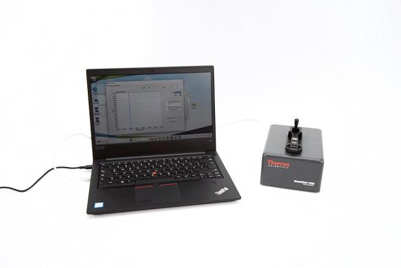 Thermo Scientific NanoDrop 3300 Microvolume Fluorescence Spectrometer Fluorometer
