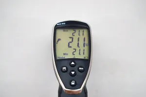 Testo 845 Infrared Thermometer with Switchable Optics for Close and Far-Field Measurement, 2 of 6