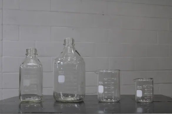 Pyrex Laboratory Glassware Set - 14 Assorted Borosilicate Beakers, Used Condition, Labware & Consumables