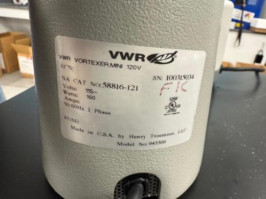 VWR Analog Vortex Mixer-cover