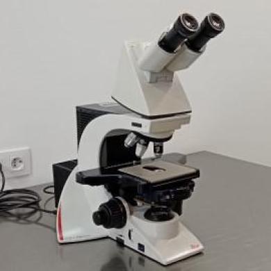 Leica DM2500 Trinocular Microscope-cover