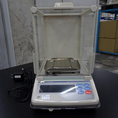 3846・A＆D / MC-1000 / 汎用電子天秤 1100g/1mg-cover