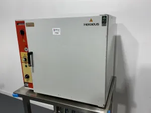 Heraeus B5050E Laboratory Drying Oven with Stainless Steel Interior and Adjustable Shelving, 2 of 4