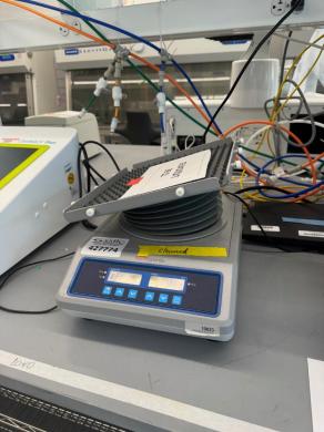 Thermo Fisher Scientific Digital Rocker Model 88882001 for Precise Gentle Mixing-cover