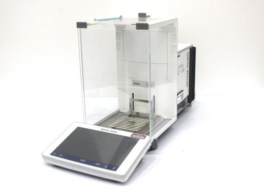 Mettler Toledo XPR205 Analytical Balance with 220g Capacity and 0.01mg Readability-cover