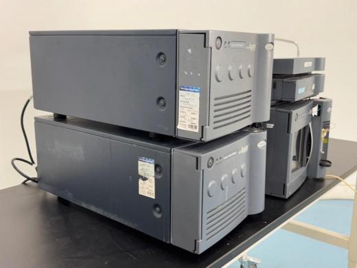 Waters Nano Acquity Ultra-Performance Liquid Chromatography System-cover