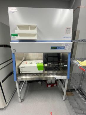 Thermo 1300 Series A2 4' Class II Biosafety Cabinet Model 1375-cover