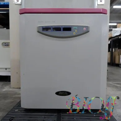 Astec APM-30D CO2 Multi-Gas Water Jacket Incubator for Cell Culture