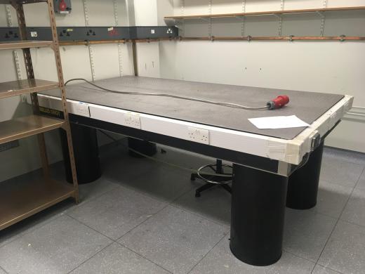 Melles Griot Anti-Vibration Isolation Optics Table for Precision Laboratory Applications-cover