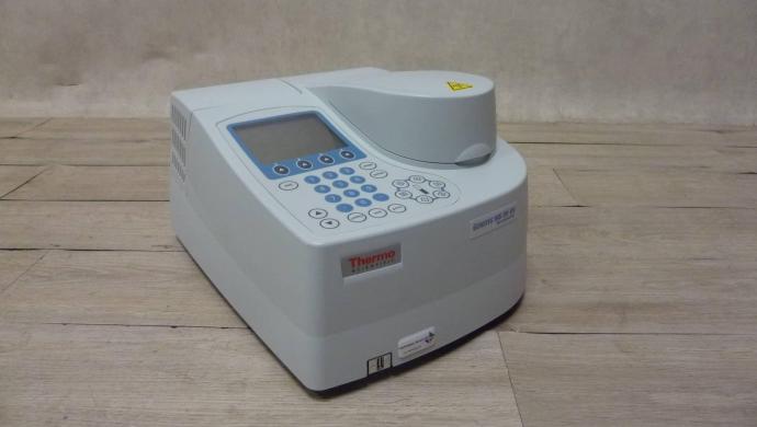 Thermo Scientific GENESYS 10S UV-Vis Spectrophotometer-cover